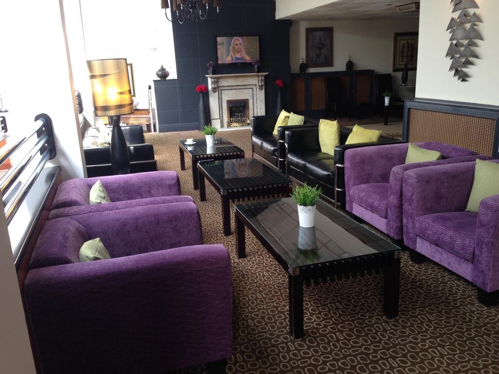 On The Prom At The Fernlea Hotel 3*